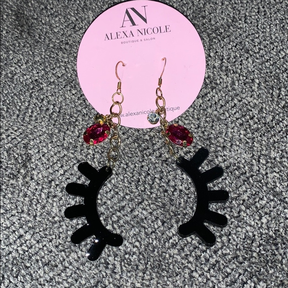 👁EYELASH EARRINGS👁